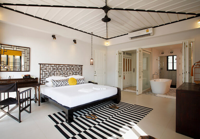 Hibiscus-Pool-zugang-Hotel-Moracea by Khao Lak Resort