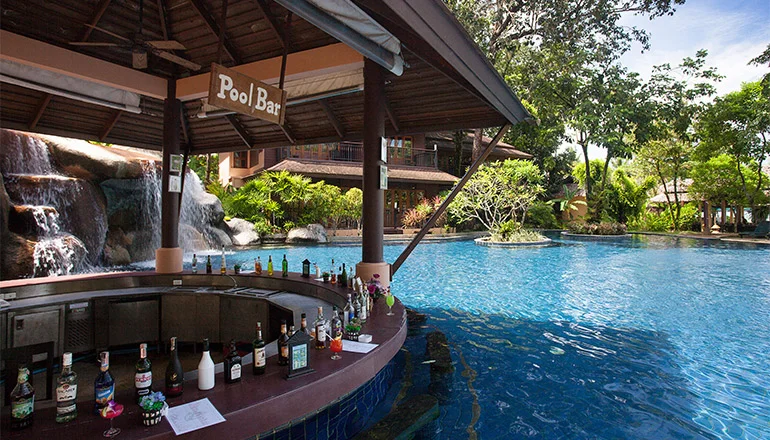 pool-bar-merlin-resort.jpg