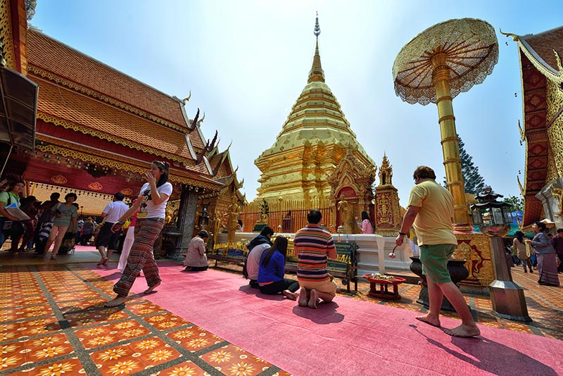 Wat-Phra-That-Doi-Suthep-schöner-Tempel-in-Thailand